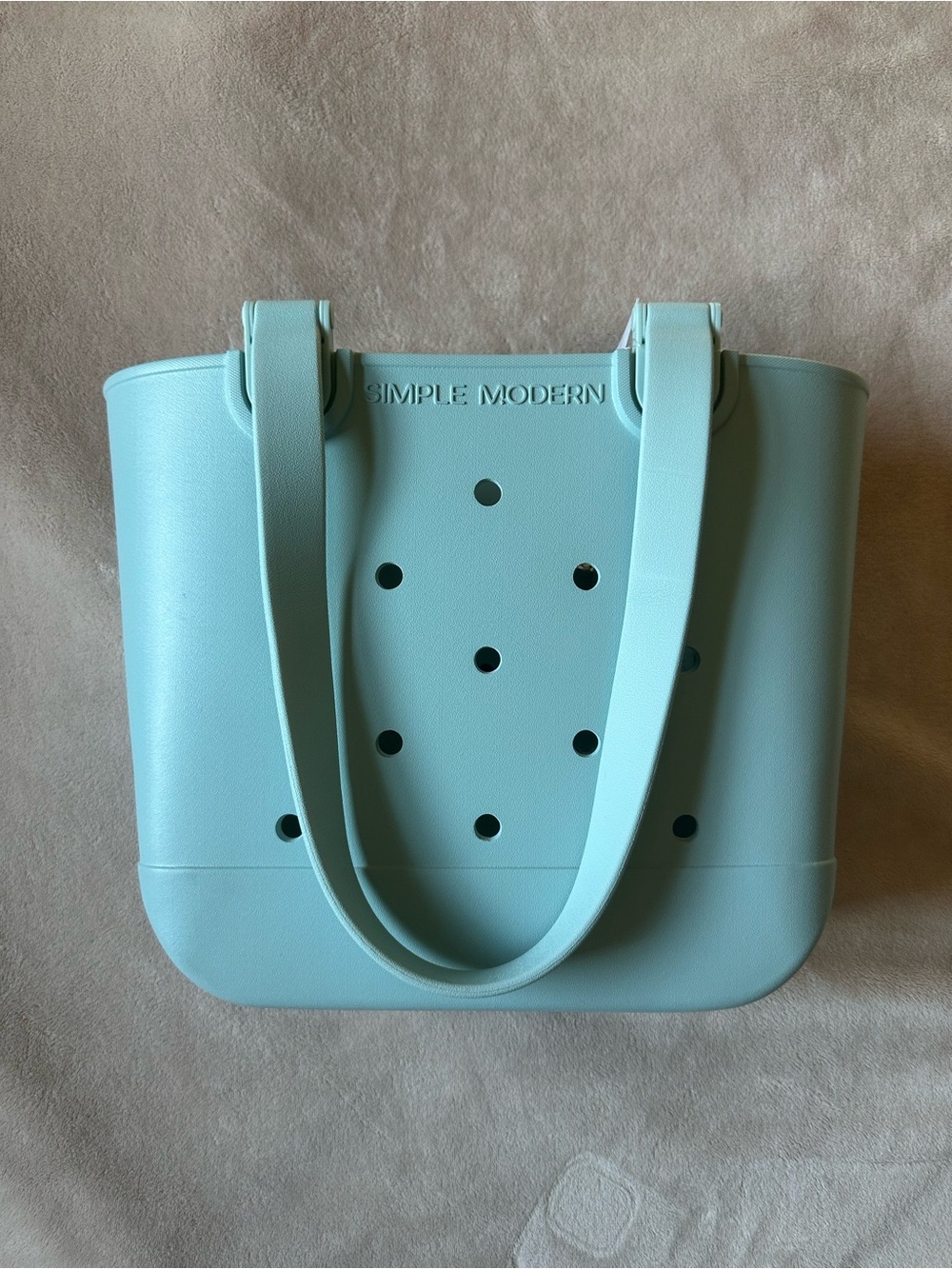 Simple Modern Getaway Bag